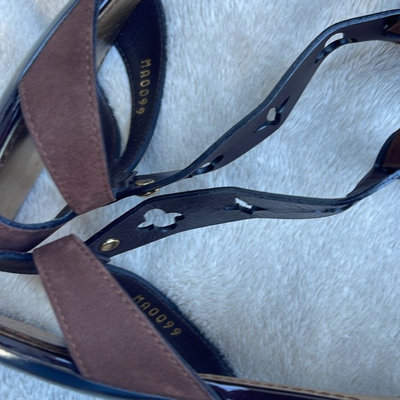 LOUIS VUITTON Sandal - Picture 14 of 15